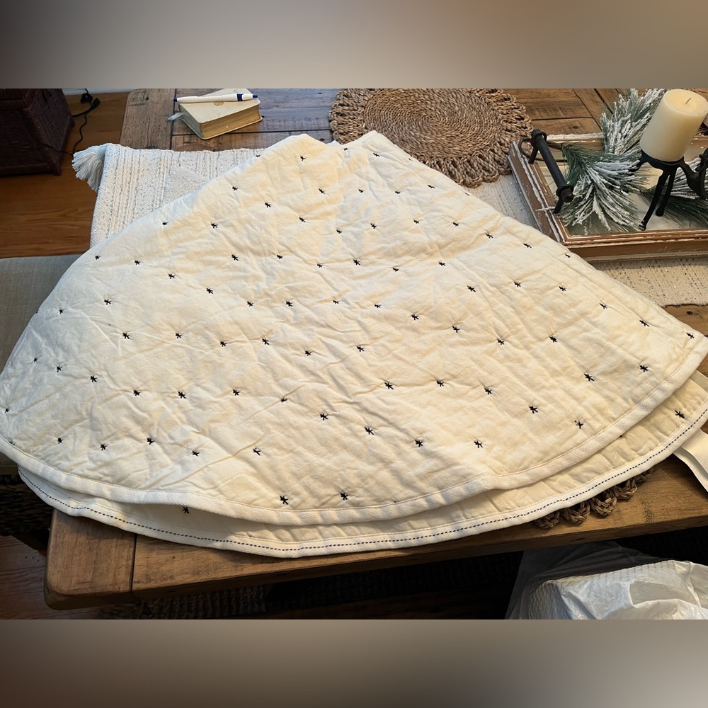 NWOT Hearth & Hand TREE SKIRT